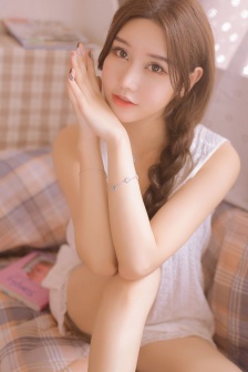 酥胸枕头女